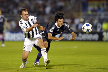 Aleksandar Lazevski against Anderlecht