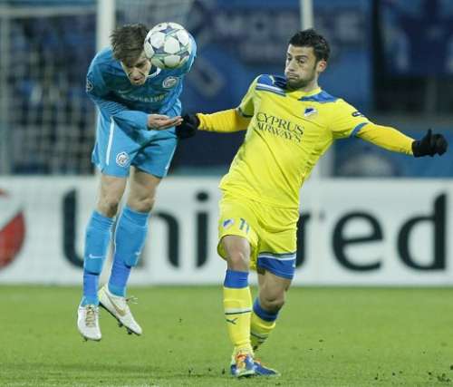 Ivan Trickovski (R) in action; photo: Yahoo!