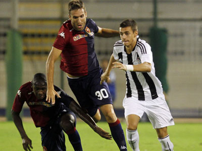 Stefan Askovski (black/white jersey); photo: partizan.rs