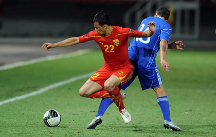 Mirko Ivanovski (L) will continue his career in Romania; photo: novamakedonija.com.mk