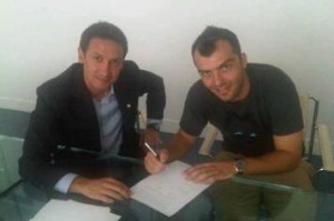 Pandev signing his Napoli contract last year