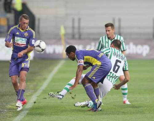 Agim Ibraimi (L) was the hero for Maribor; photo: delo.si