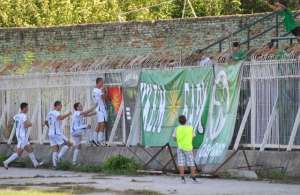 Dragan Dimitrovski of Pelister celebrating a goal with his teammates and fans, photo: Pelister on Facebook