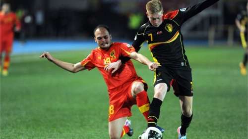 De Bruyne got the better off Lazevski to score the first Belgian goal; photo: fifa.com