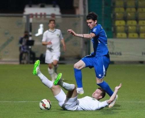 Dragarski (in white) playing for Concordia