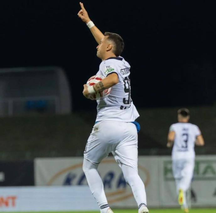 Nestorovski celebrates after scoring (by facebook.com/nksb1907)